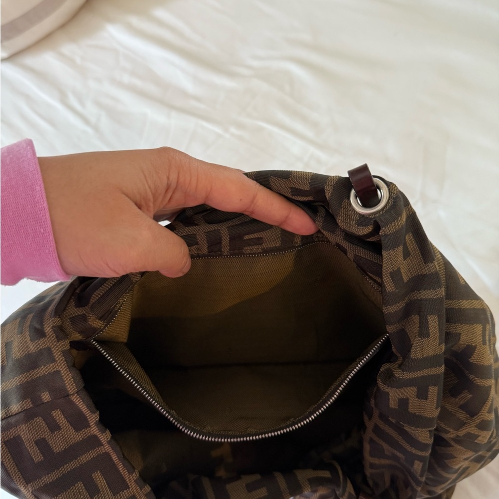 Fendi Zucca FF logo shoulder bag - Picture 11 of 15